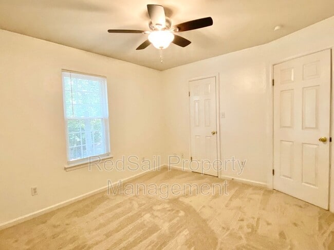 Building Photo - 1055 Still-Harbor Cir