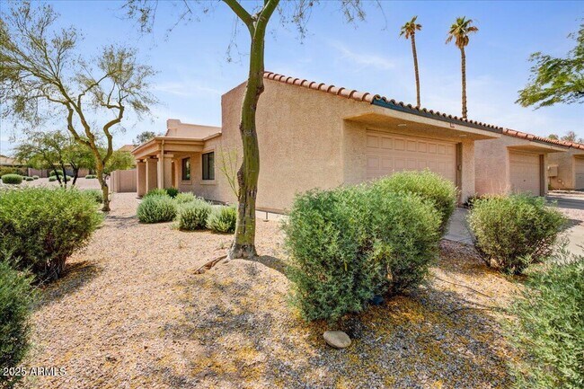 Building Photo - 1644 N Ventura Ln