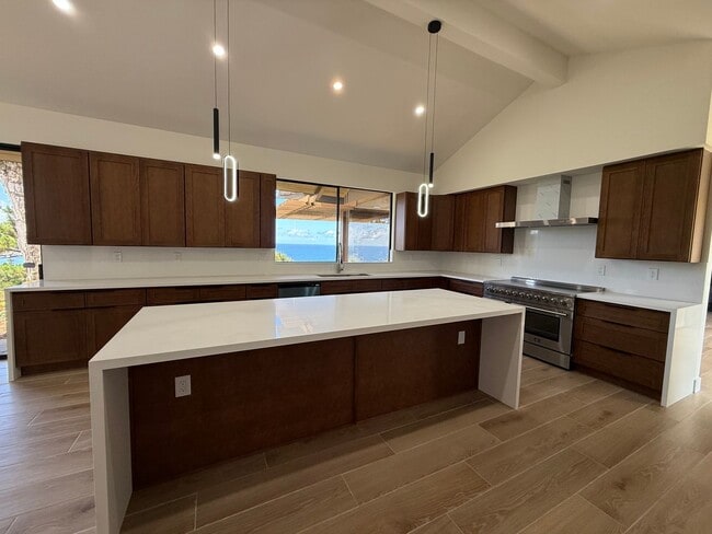 Building Photo - Newly Renovated 4 Bedroom Residence in La Jolla