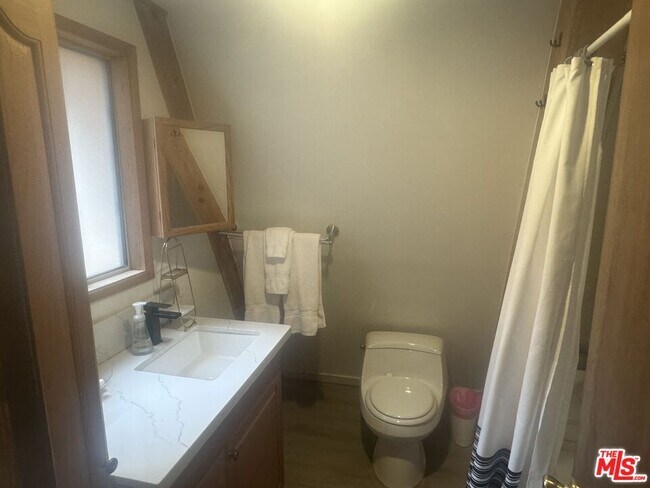 Building Photo - 1295 Balsam Dr