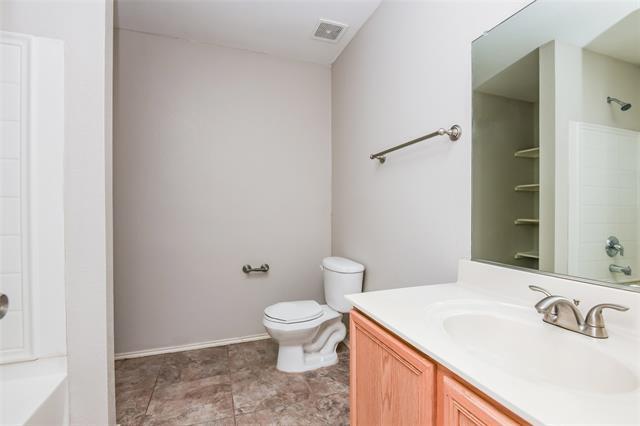Building Photo - 1601 Queens Brook Ln