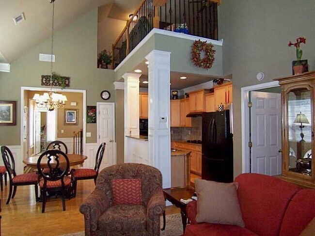 Building Photo - 6128 Prestwood Dr