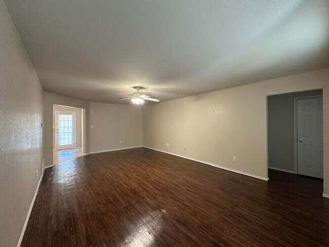 Building Photo - 4300 Larry Don Ln