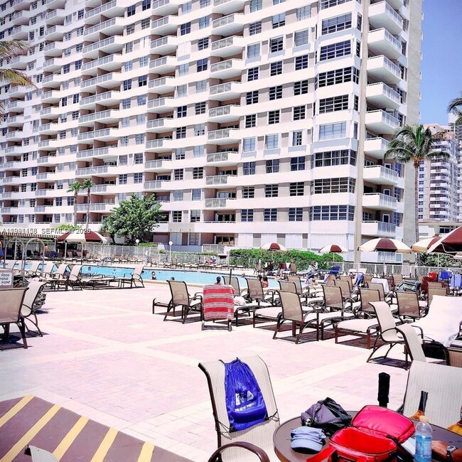 Building Photo - 1980 S Ocean Dr