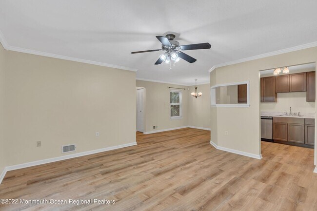 Building Photo - 134 Whispering Oaks Way