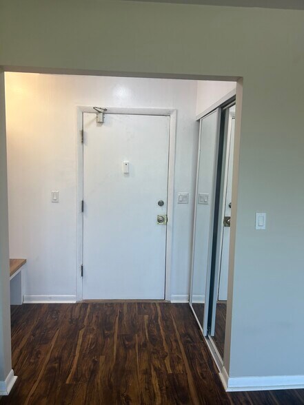 Unit Door - 1415 W Pratt Blvd