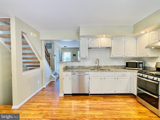 Building Photo - 9703 Sassafras Ct