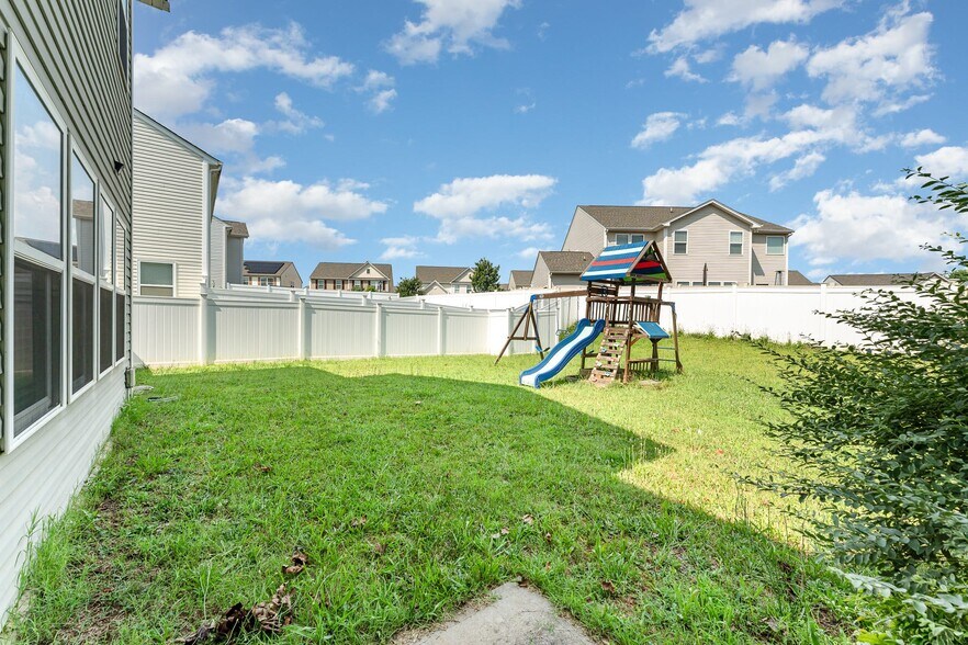 Building Photo - 5514 Hardie Farm Dr