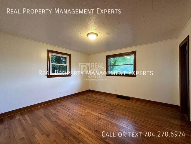 Building Photo - 1396 Shinnville Rd