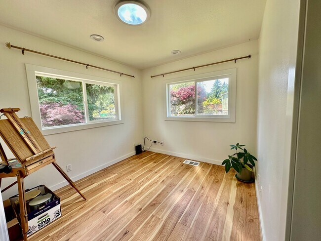 Building Photo - Beautifully Remodeled Home Backing Up to t...