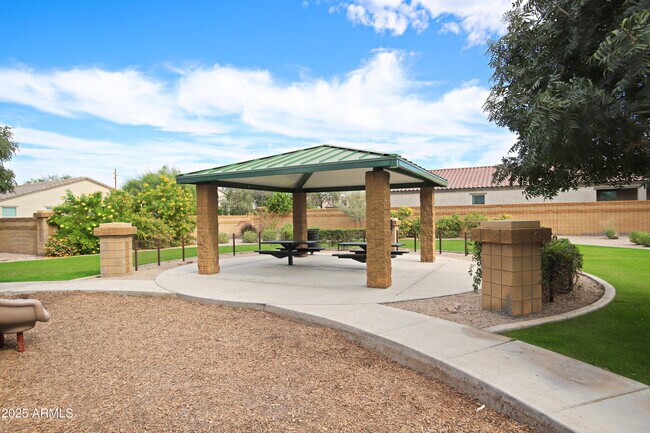 Building Photo - 1709 Grenadine Rd