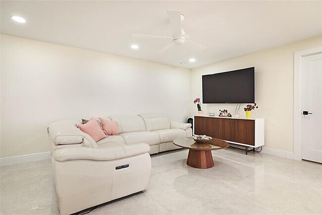 Building Photo - 2800 N Ocean Dr