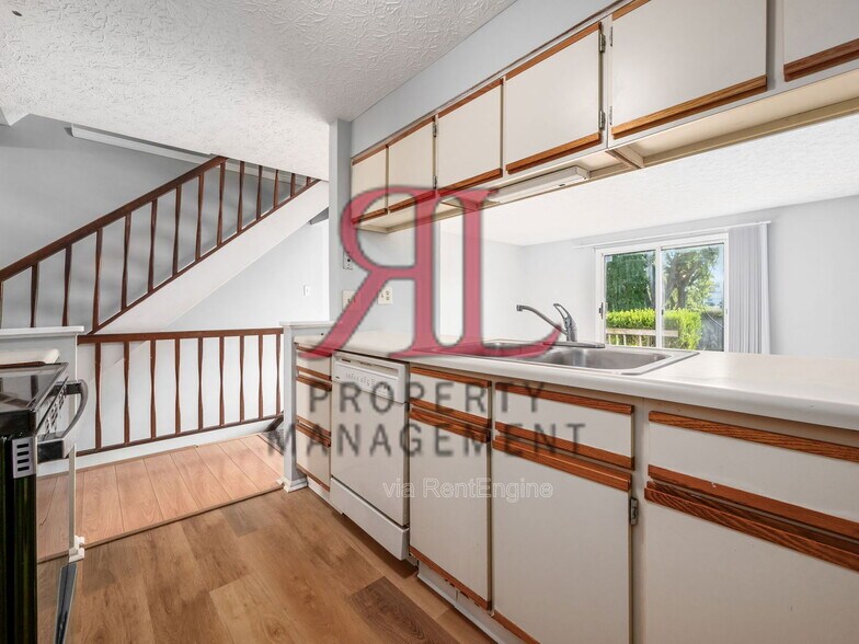 Building Photo - 6678 Manring Ct