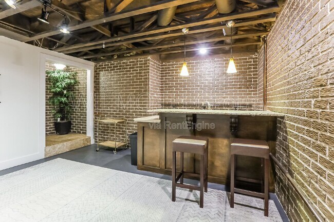 Building Photo - 1026 N New Jersey St