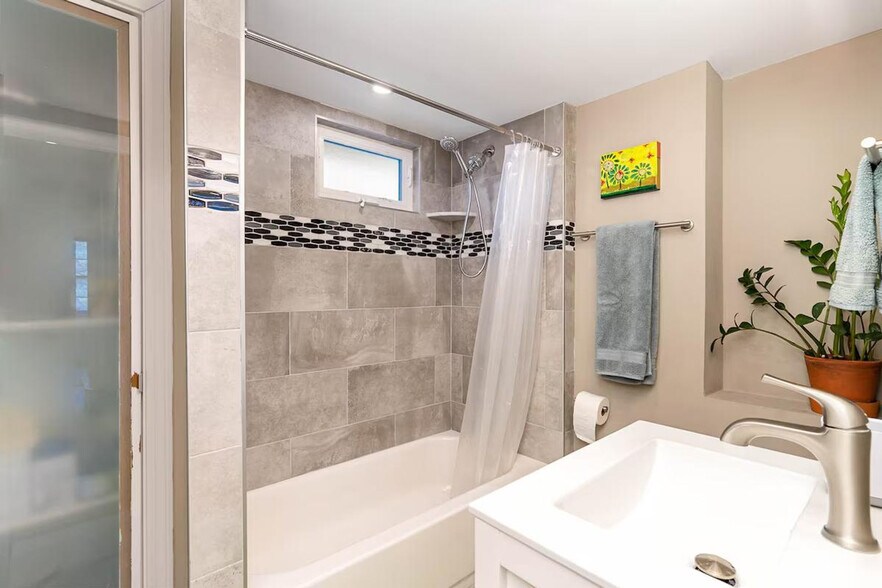 Building Photo - 5 Piedmont St