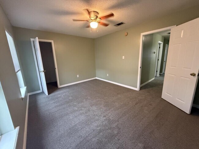 Building Photo - 2065 Juniper Dr