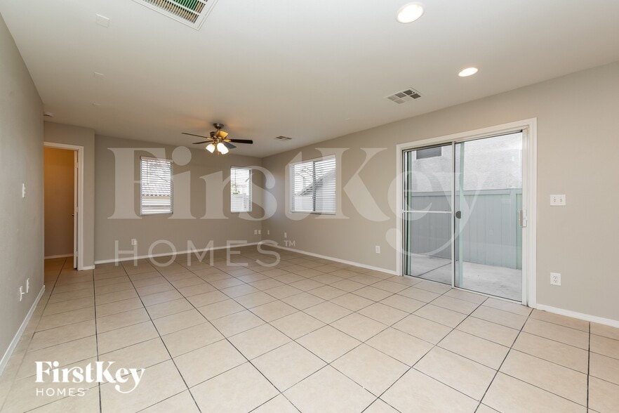 Building Photo - 8301 W Wildwood Glen Dr