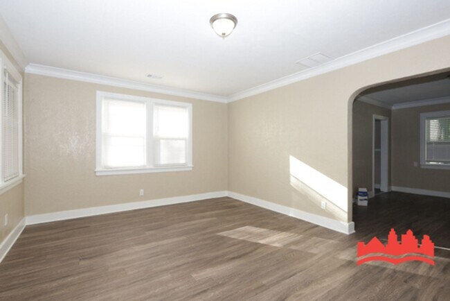 Building Photo - 2415 Arlington Ave