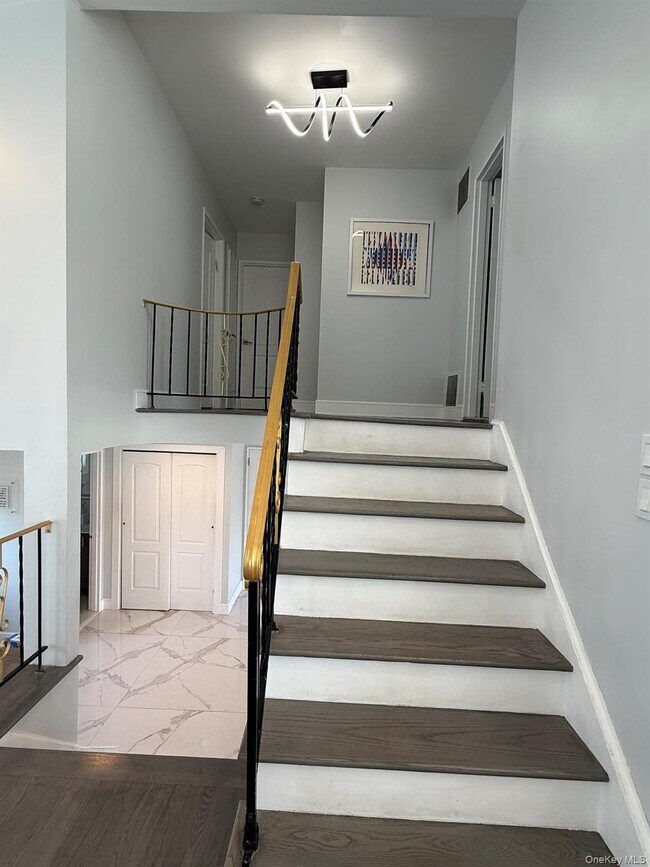 Building Photo - 640 Derby Ave