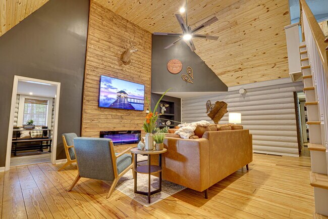 Building Photo - 4241 Osburn Ct