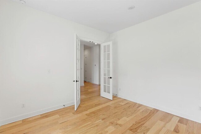 Building Photo - 151 Starfire Dr