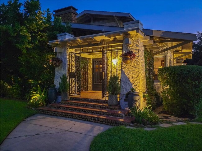 Building Photo - 3702 Audubon Pl