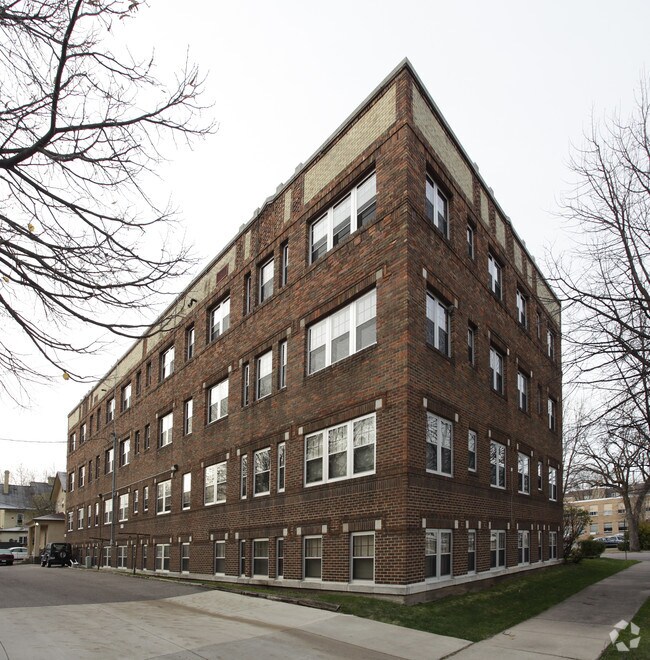 Building Photo - 310 4th Ave S