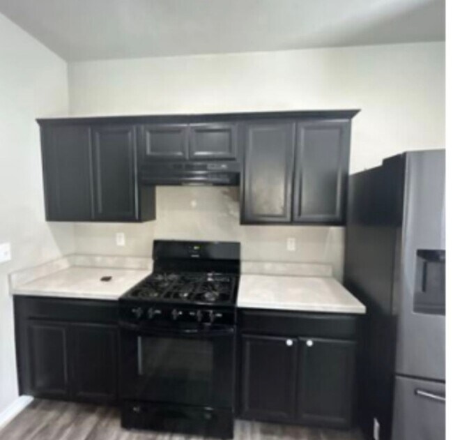 Building Photo - 441 Woodland Trl