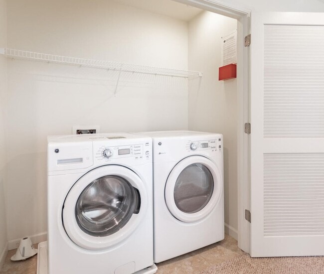 Building Photo - Clovis Loma Vista  3 Bedroom/2.5 Bath Home For Lease