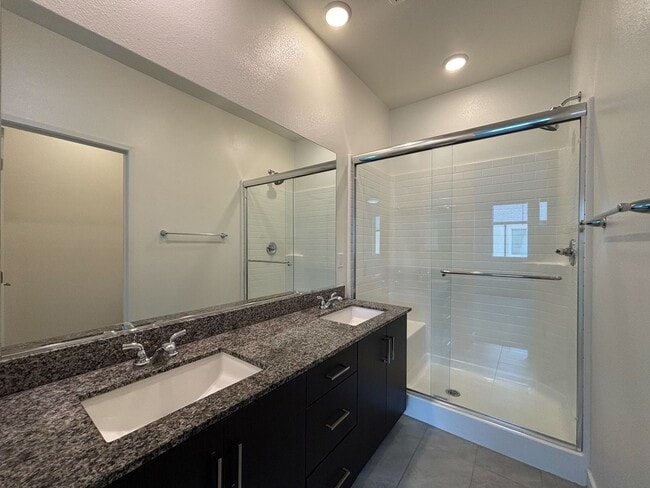 Building Photo - Beautiful 3BD/2.5BA Townhouse in San Ysidro W/ W/D, A/C, 2-Car Garage, Balcony, and Community Parks!