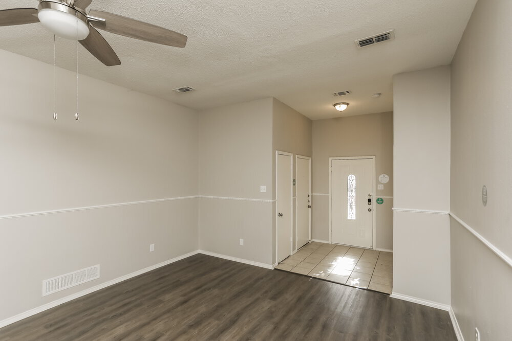 Building Photo - 317 Glen Meadow Dr