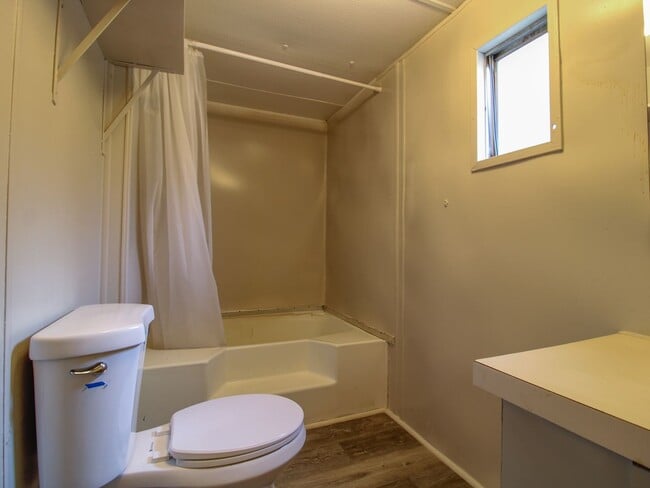 Building Photo - New Rental at River Road Estates!