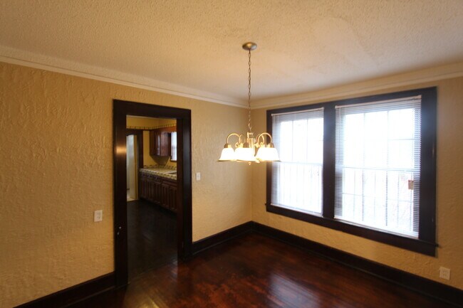 Building Photo - 1605 4th Terrace W