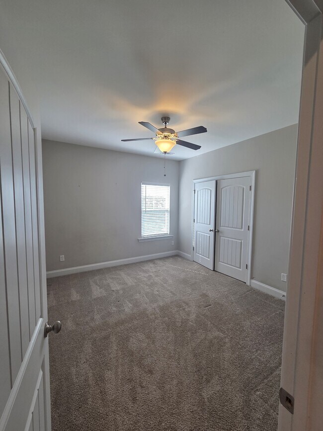 Building Photo - 2105 Thornbury Cove