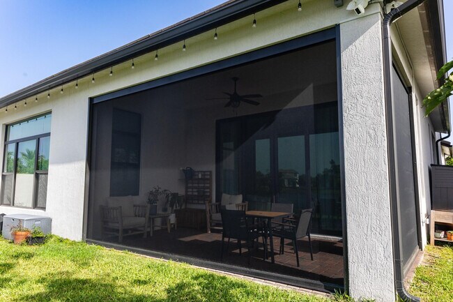 Building Photo - 8948 Grand Prix Ln