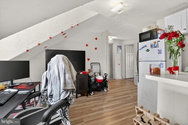 Building Photo - 916 Pine St