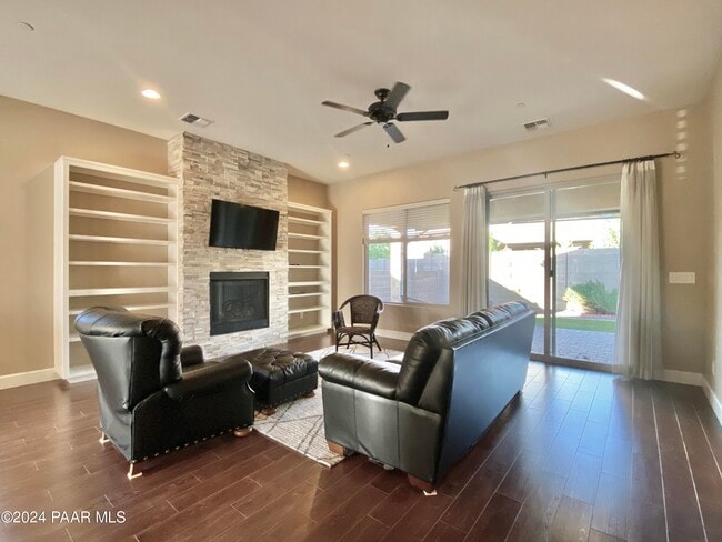 Building Photo - 1553 Range View Cir