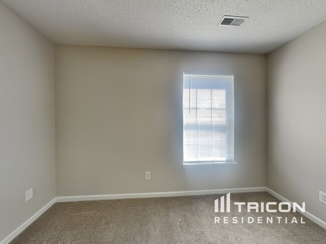 Building Photo - 7237 Kimble Dr