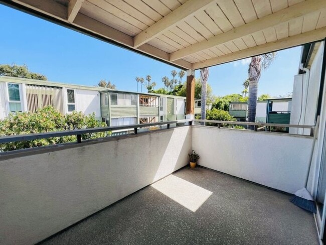Building Photo - Condo Unit Available