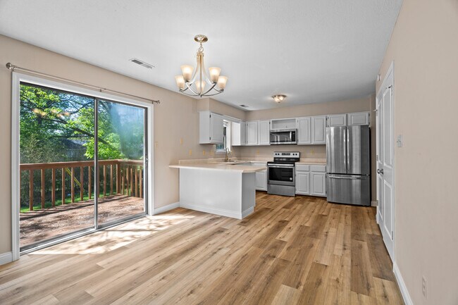 Building Photo - 3609 Madera Dr