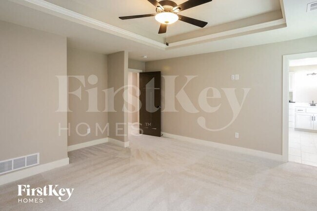 Building Photo - 2217 NE Janessa Dr