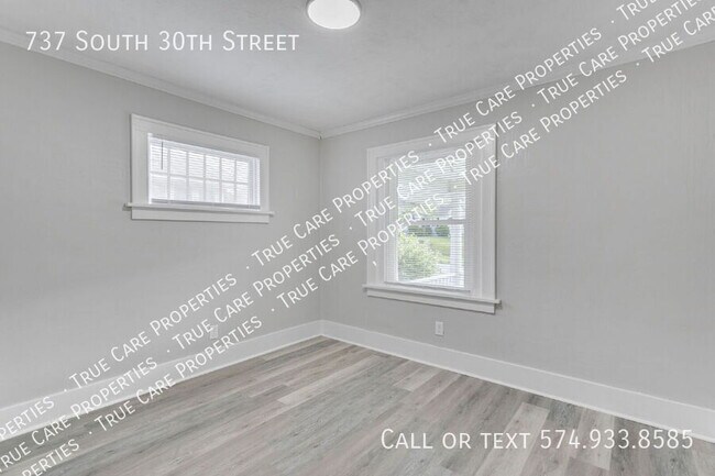 Building Photo - 737 S 30th St