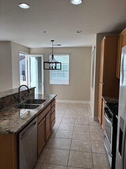 Building Photo - 1305 Mother Lode Way