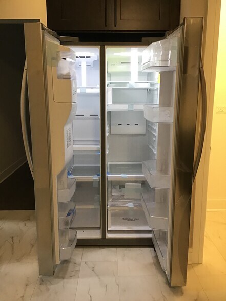 Building Photo - 8048 S Marshfield Ave