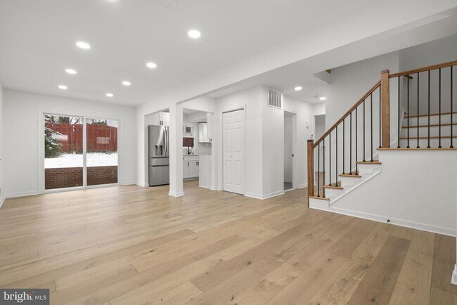 Building Photo - 2339 N Powhatan St