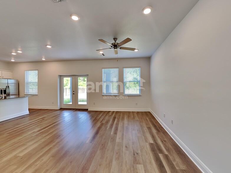 Building Photo - 6428 Atlantic Bch Ave