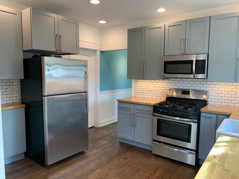Building Photo - 4858 W Gunnison St