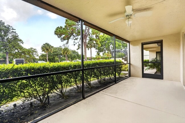 Building Photo - 6495 Chasewood Dr