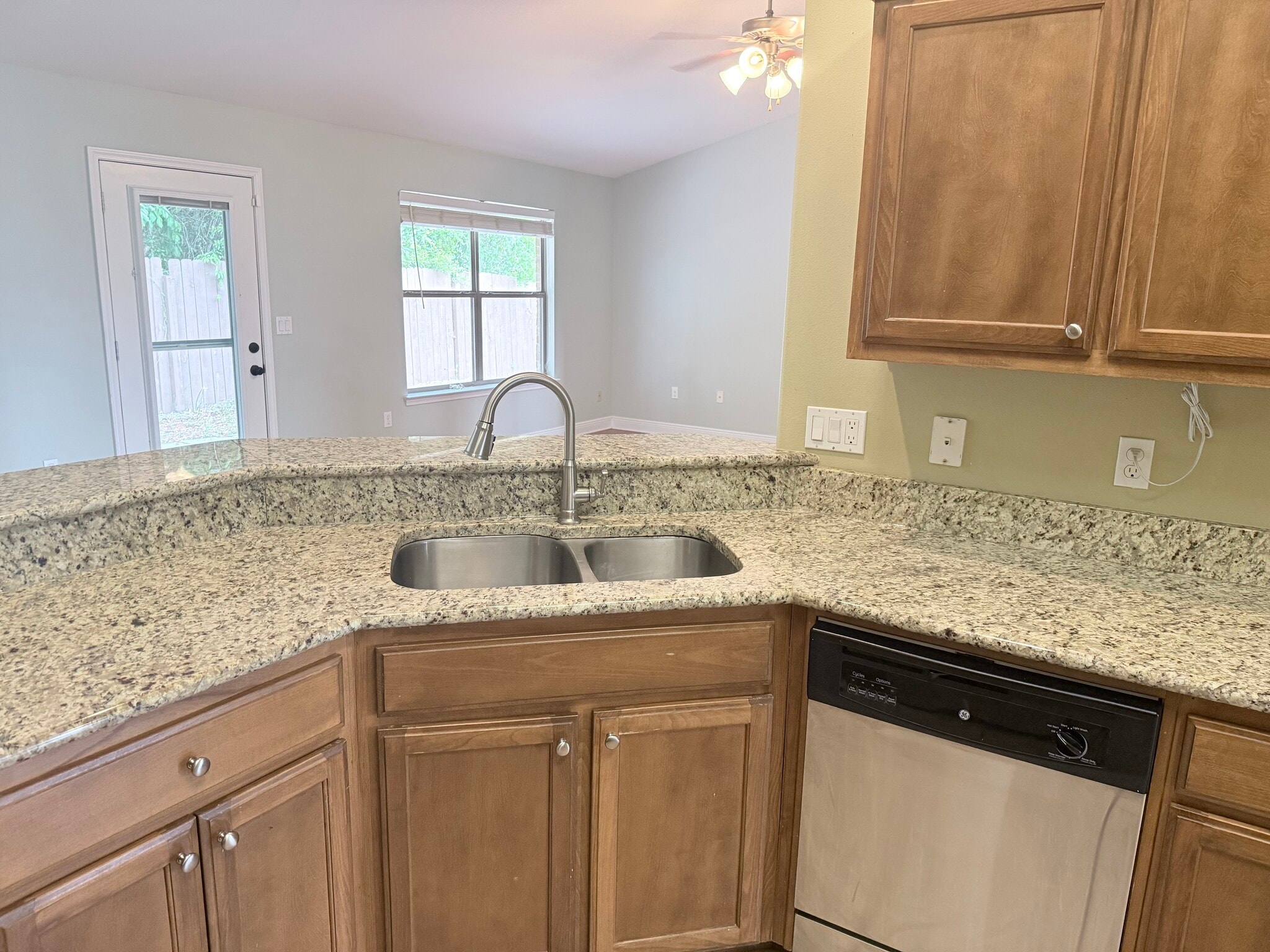 Building Photo - 1944 Bay Pine Cir