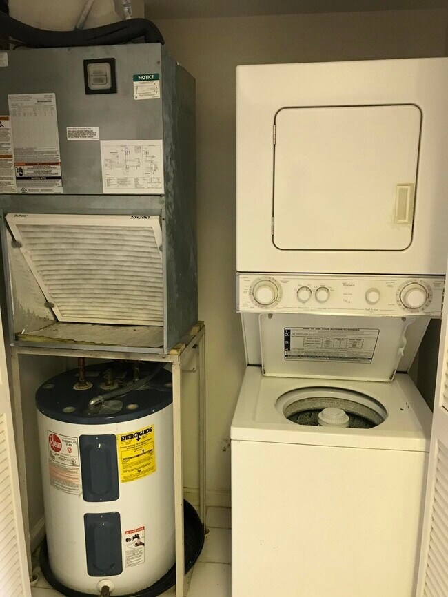 Building Photo - 1280 S Alhambra Cir